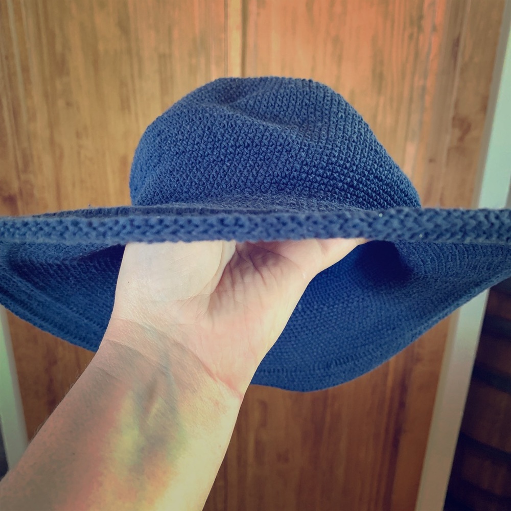 Packable sun hat
